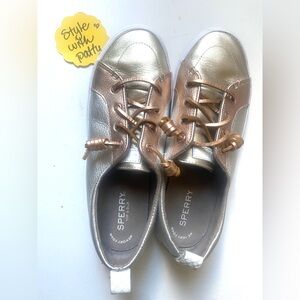 Sperry Crest Shimmer Metallic, Gold, Rose Trim. Women’s Size 8.5, Sneakers.